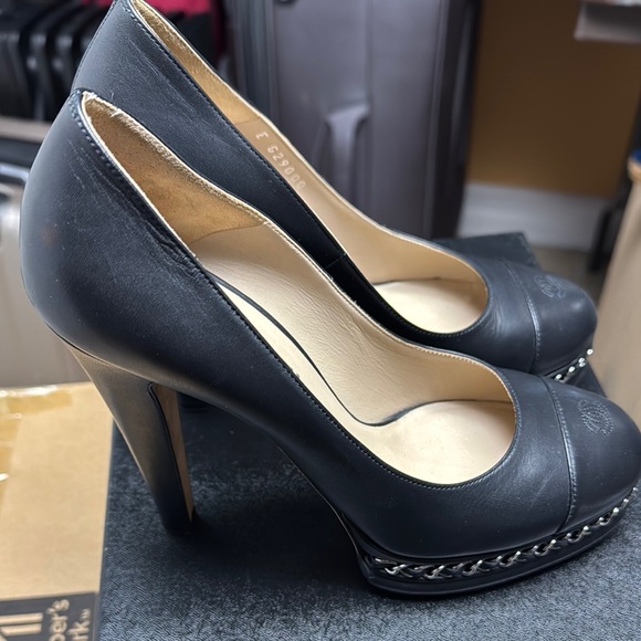 Chanel Black Women's Shoes - Picture 5 of 7